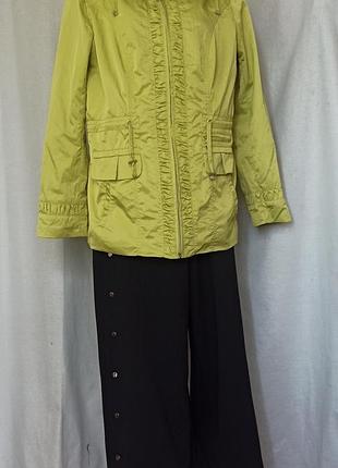Куртка ветровка женская