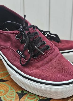 Жіночі кеди-кросівки vans