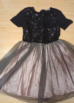 Черное платье с фатином на 7-10р