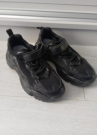 Кроссовки детские новые