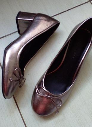 Серебряные туфли