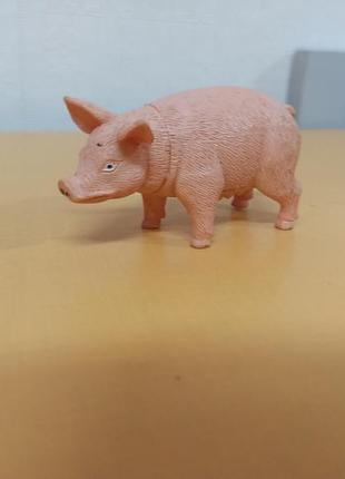 Фигурка свинья хорошего качества