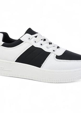 Женские кроссовки