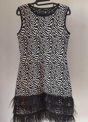 Брендовое жаккардовое платье liu jo с натуральными перьями  италия оригинал, с-м