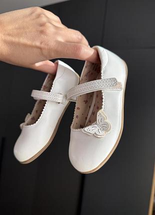 Туфлі з метеликами next