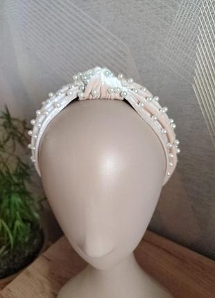 Красивый обруч ,ободок декорированный жемчугом