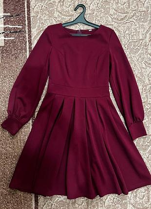 Красивое женское нарядное платье