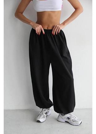 Спортивні оверсайз штани джогери жіночі однотонні вільного крою