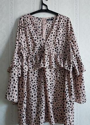 Платье с рюшами