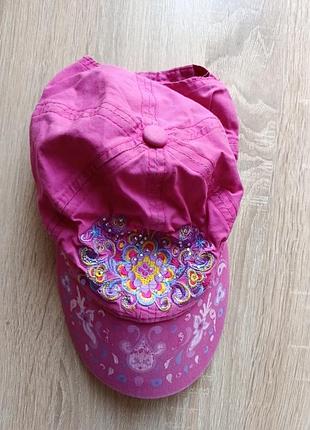 Легка кепка.