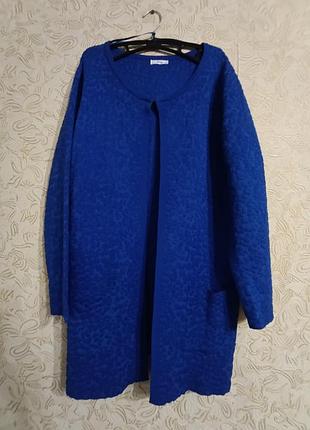 Кардиган цвета электрик.