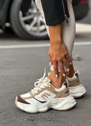 Кросівки на платформі стильні натуральні тренд осені