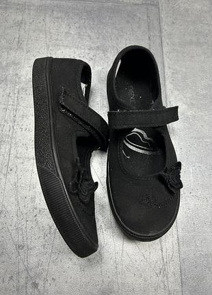 Мокасини next