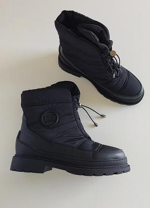 Зимние ботинки-дутики.