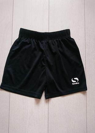 Спортивные шорты