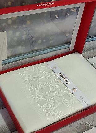 Жаккардова скатертина с пропиткой 160х220см. ​​​​​​​jackline турция.
