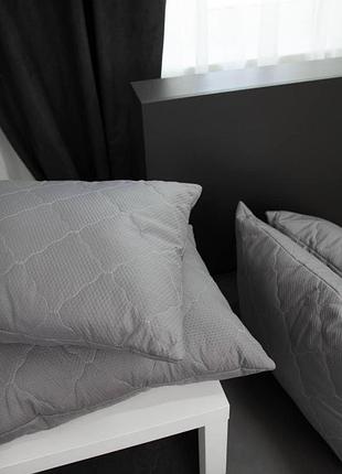 50х70см. подушка чехол микрофибра. наполнитель: искусственный пух. произведено в украине. графит