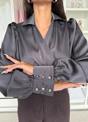 Жіноча якісна укорочена ошатна вишукана блуза блузка на запах шовкова сіра графітова