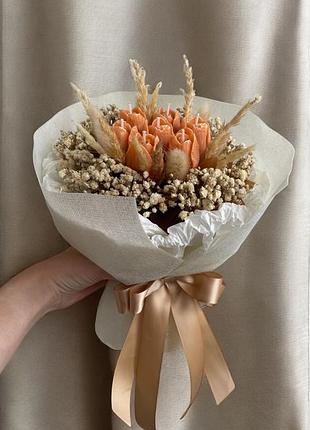 Букет з соєвих свічок «тюльпанів»