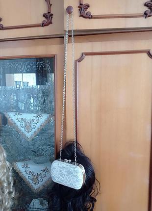 Сумочка маленька.