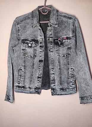 Джинсова куртка