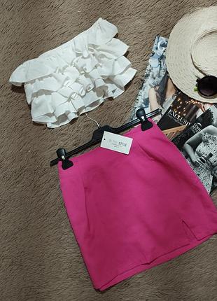 Шикарный костюм/комплект/топ с рюшами+ короткая розовая юбка с разрезом