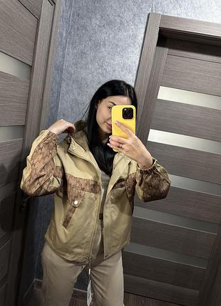 Жіноча вітровка bihor