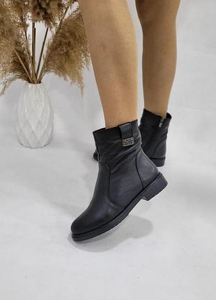 Жіночі зимові черевики класичні шкіра набивне хутро