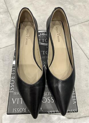 Туфлі човники шкіряні