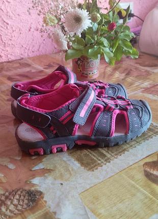 Продаю босоножки для девочки