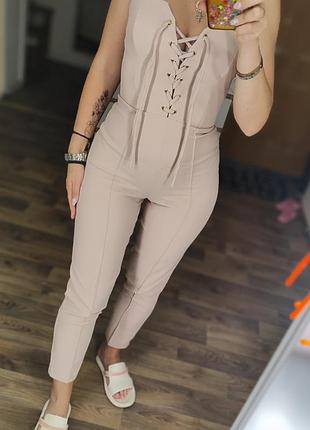 Бежевый комбинезон утягивающий на завязках