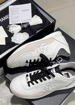 Брендові жіночі шкіряні стильні кросівки