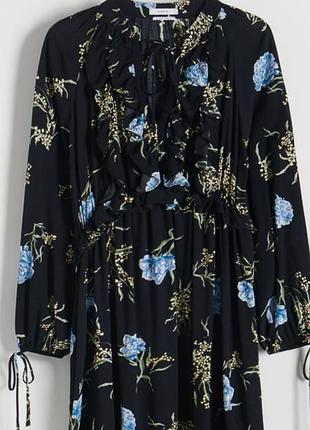 Платье reserved с рюшами