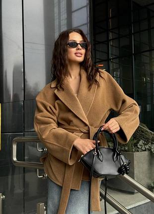Пальто в кольорі темний беж
