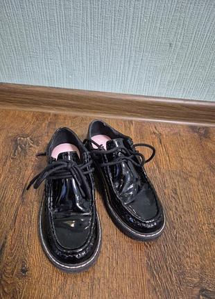 Лофери лаковие