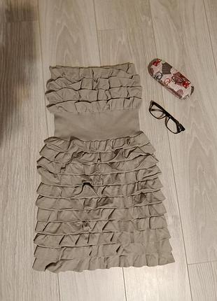 Красивое платье с рюшами