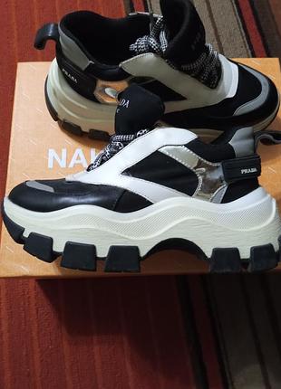 Оригинальный кроссовки