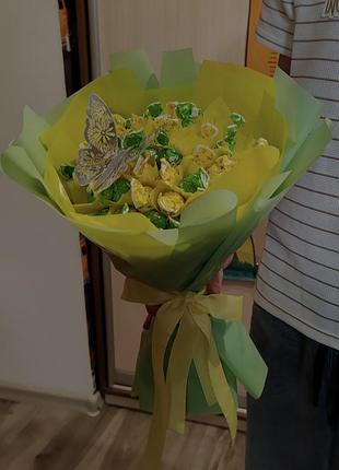 Букет комплимент с конфет на 1 сентября