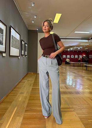 Класичні штани з ідеальною посадкою.