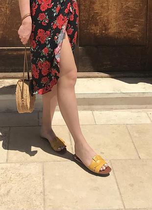 Шкіряні шльопанці босоніжки zara