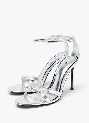 Туфлі жіночі срібні zara new