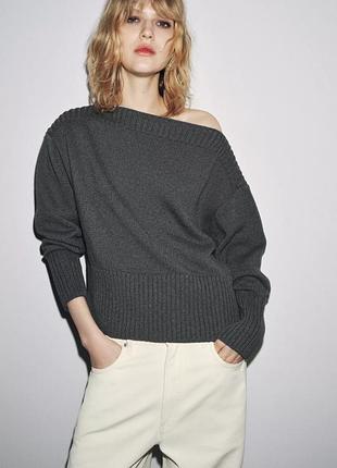 Трикотажный джемпер с вырезом лодочком