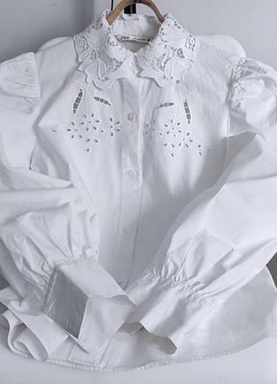 Біла неймовірно гарна сорочка з прошвою та мереживом кружевом zara