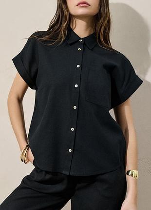 Чорний костюм sinsay (сорочка + шорти)