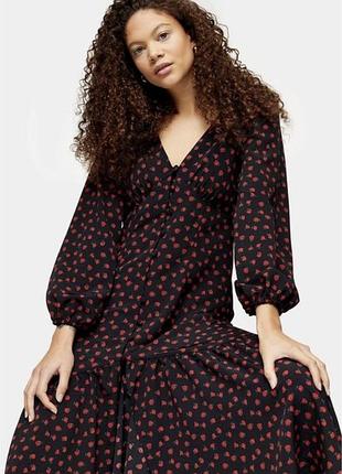 Очень красивое платье миди с длинным рукавом