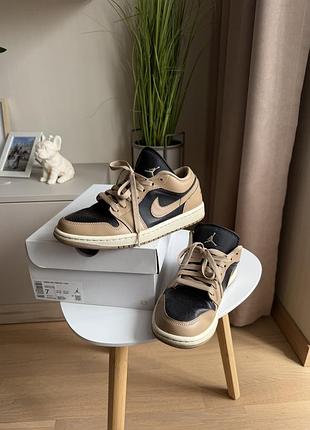 Оригінальні кросівки air jordan 1 low 37-37,5 розмір