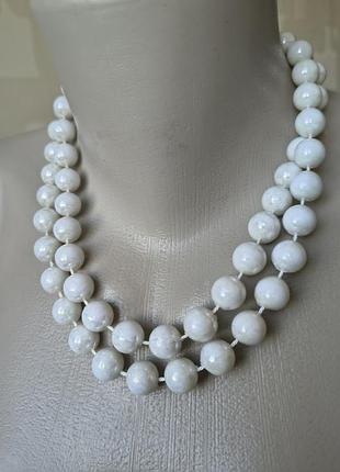 Виинтажные белые бусы