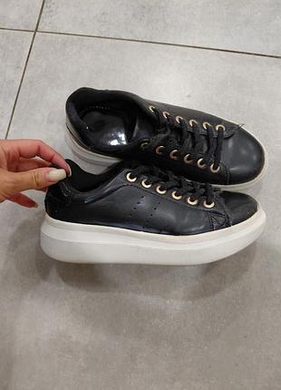 Кеди berska 35 розмір