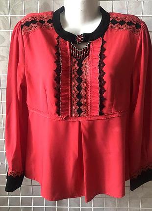 Алая блузка из вискозы с декором  48