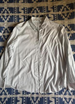 Світло-блакитна сорочка uniqlo